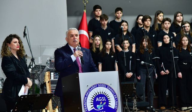 Vali Aziz Yıldırım “Kim Var” Sanat Etkinliğine Katıldı