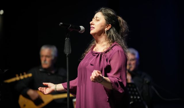 TRABZON’DA TÜRK HALK MÜZİĞİ RÜZGARI ESTİ