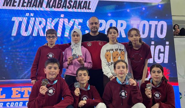 Sakarya’daki Karate Yıldızlar Ligi Finali’nde Trabzon kulübünün Büyük Başarısı
