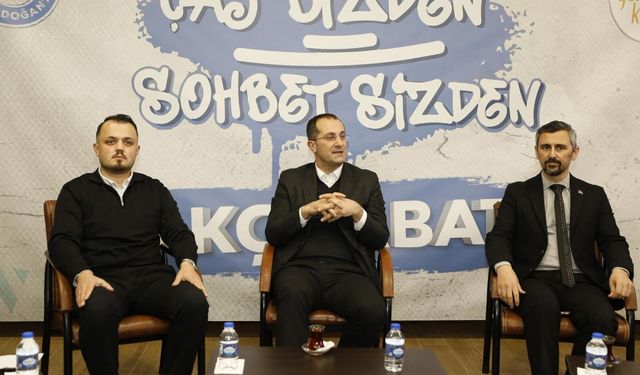 Başkan Ekim: “Çay Bizden, Sohbet Sizden” programında gençlerle bir araya geldi.