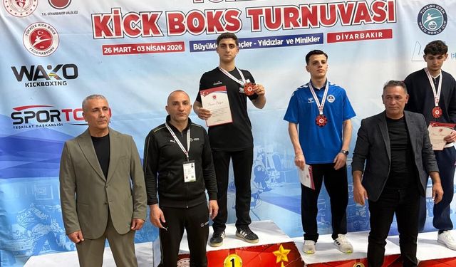 Muhammet Arda Derya Türkiye Kick Boks Şampiyonu Oldu