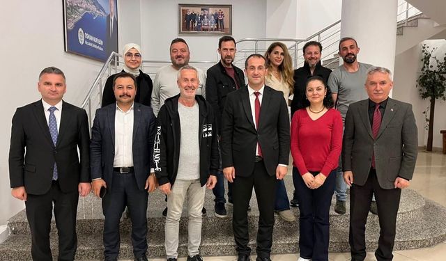 BAŞKAN EKİM DÜNYA TİYATROLAR GÜNÜ’NÜ KUTLADI: “AKÇAABAT’TA SANAT PERDESİ AÇIK KALMAYA DEVAM EDİYOR”