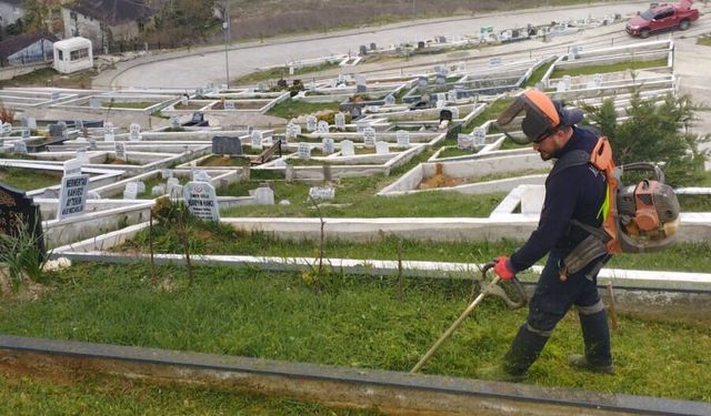 BÜYÜKŞEHİR MEZARLIKLARI BAYRAMA HAZIRLADI
