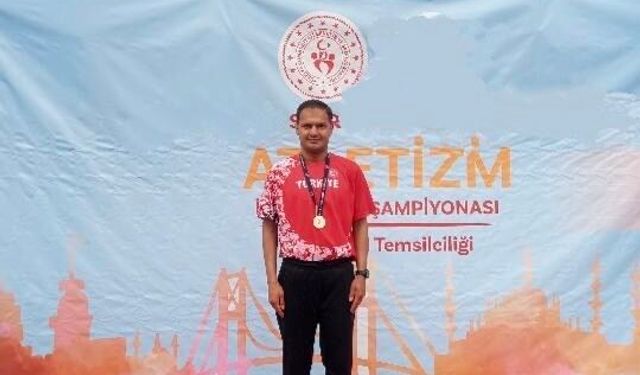 BÜYÜKŞEHİR SPORCUSU EMRAH ÖZTÜRK’TEN ÇİFTE ŞAMPİYONLUK