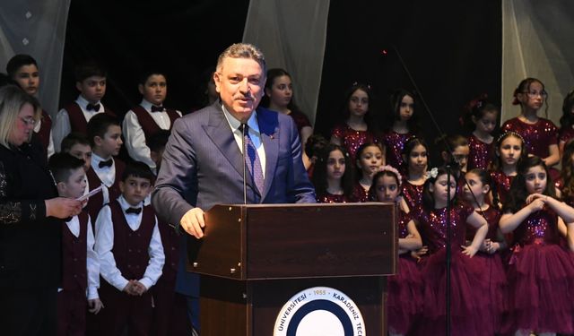 KOCA YÜREKLİ MİNİKLERE BAŞKAN GENÇ’TEN ALKIŞ