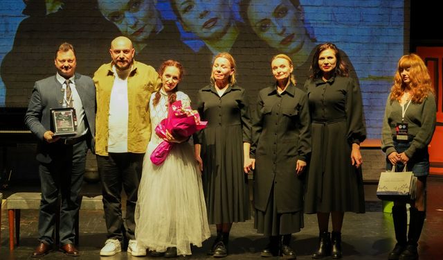 TRABZON’DA TİYATRO FESTİVALİ COŞKUSU SÜRÜYOR