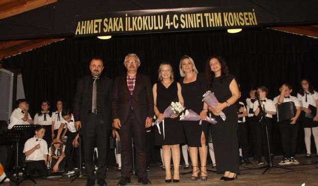 Ahmet Saka 4/C sınıfı öğrencileri mezuniyetlerini türkülerle kutladı