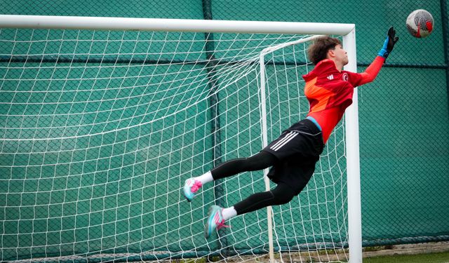 Trabzonlu Genç Kaleci Yağız Eren Karamahmutoğlu Dünya Futbolunun Yeni Yıldızı Olma Yolunda