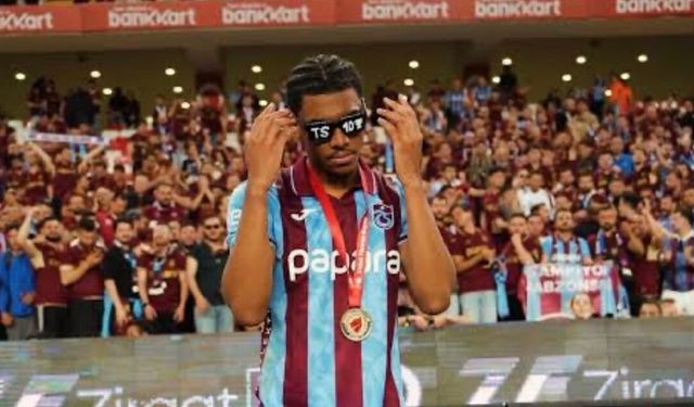 Felipe Augusto,koptu gidiyor.