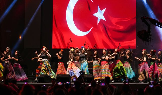 DÜNYANIN KÜLTÜRLERİ TRABZON'DA BİNLERCE VATANDAŞI BULUŞTURDU