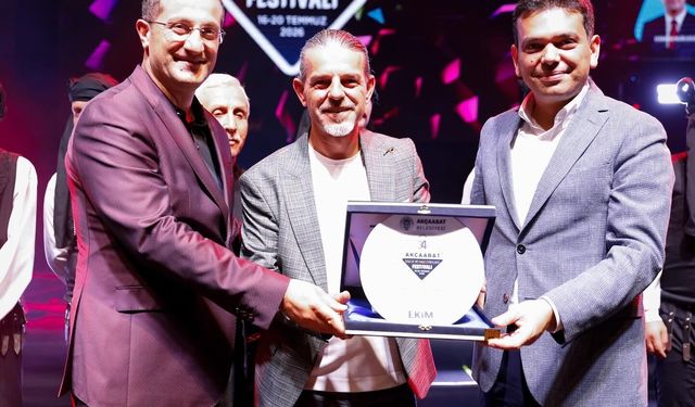 34. ULUSLARARASI AKÇAABAT MÜZİK VE HALK OYUNLARI FESTİVALİ MUHTEŞEM FİNALLE TAMAMLANDI