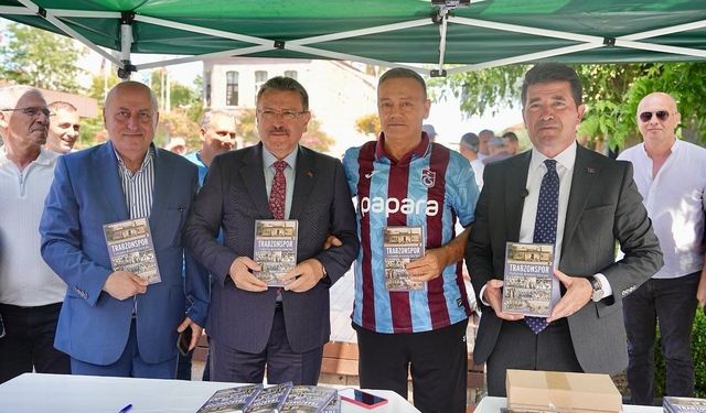 ‘TRABZONSPOR: FUTBOLDA ANADOLU DEVRİMİ’ KİTABININ İMZA GÜNÜ GERÇEKLEŞTİ