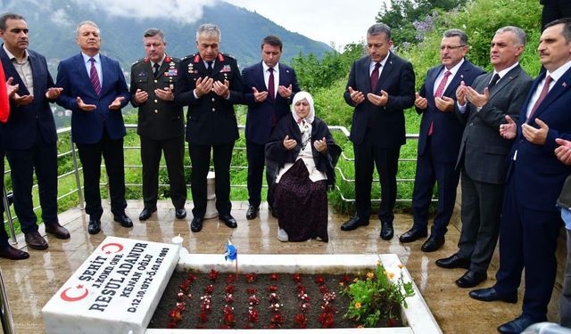 TRABZON’DA 15 TEMMUZ ŞEHİTLERİ UNUTULMADI