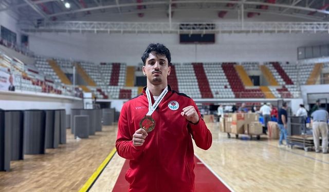 BÜYÜKŞEHİR SPORCULARI MADALYALARI TOPLADI