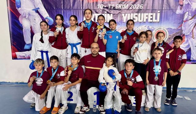 1461 Fight Club Karate Takımı Yusufeli’nde Zirveye Çıktı