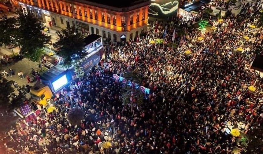 Trabzon'da Cumhurbaşkanı Erdoğan'ın zaferi kutlandı
