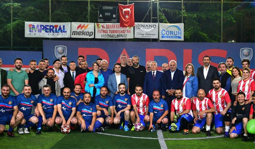Trabzon Gazeteciler Cemiyeti’nin 16. kez düzenlediği Orhan Kaynar Futbol Turnuvası başladı.