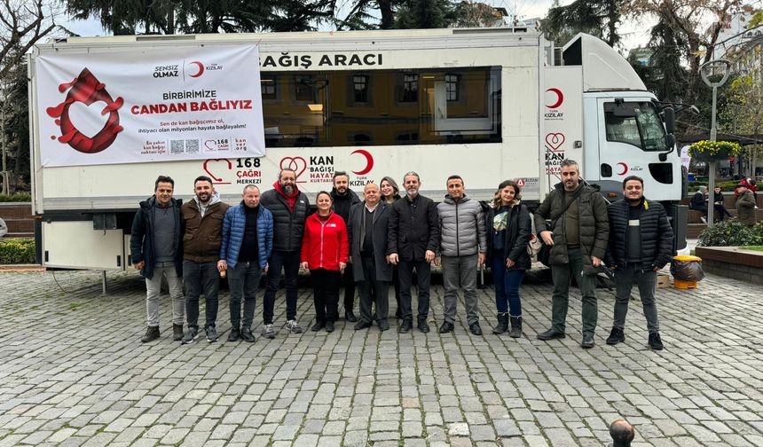 Trabzon'da gazeteciler kan bağışında bulundu