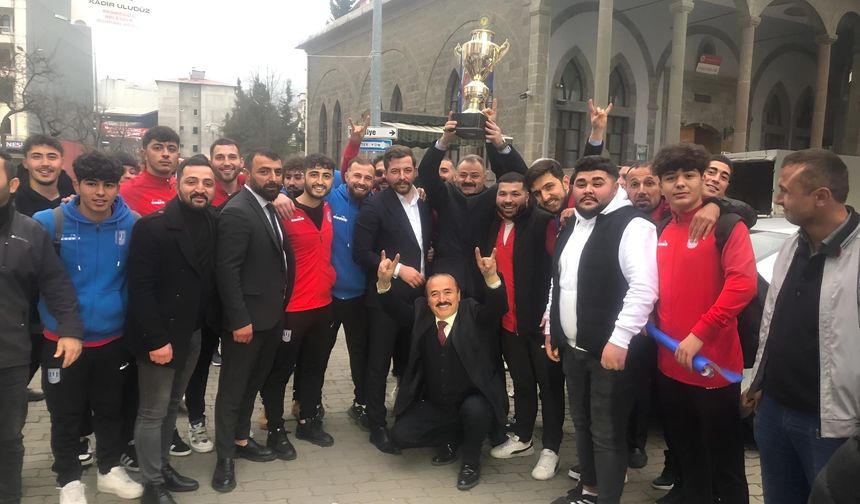 Beşikdüzüspor'a MHP Belediye Başkan Adayı Barış Öztürk'ten Büyük Destek