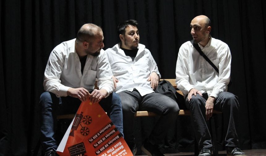 "Sanat İyileştirir"projesi çerçevesinde "Tuzak" adlı tiyatro oyununun prömiyeri hazırlandı