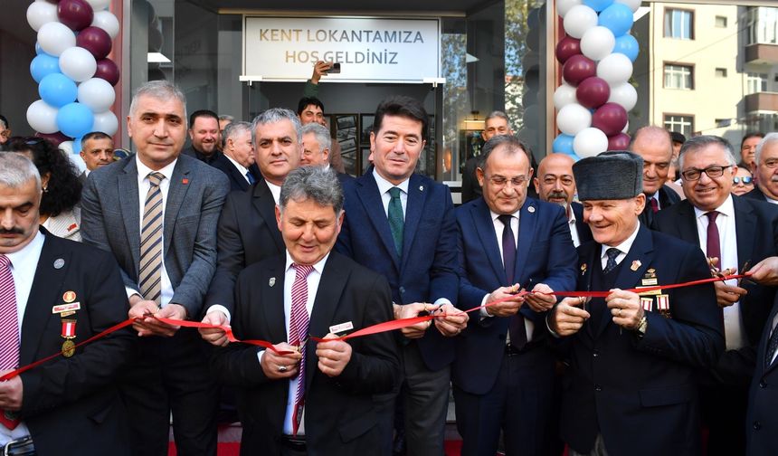 Trabzon ikinci Kent Lokantasına kavuştu, ilk gün yemekler ücretsiz dağıtıldı