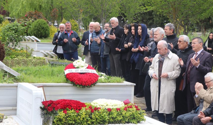 Efsane Başkan Mehmet Ali Yılmaz vefatının 1. yılında mezarı başında dualarla anıldı