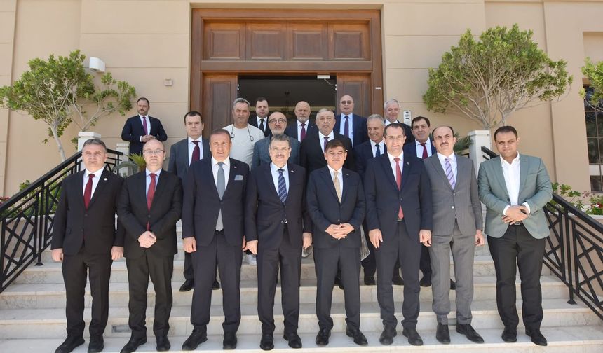 Trabzon Heyeti Türkiye'nin Doha Büyükelçiliğini ziyaret etti