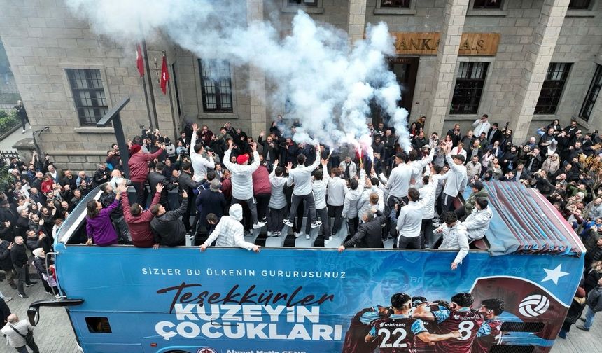Trabzon Şampiyonu Bağrına Bastı
