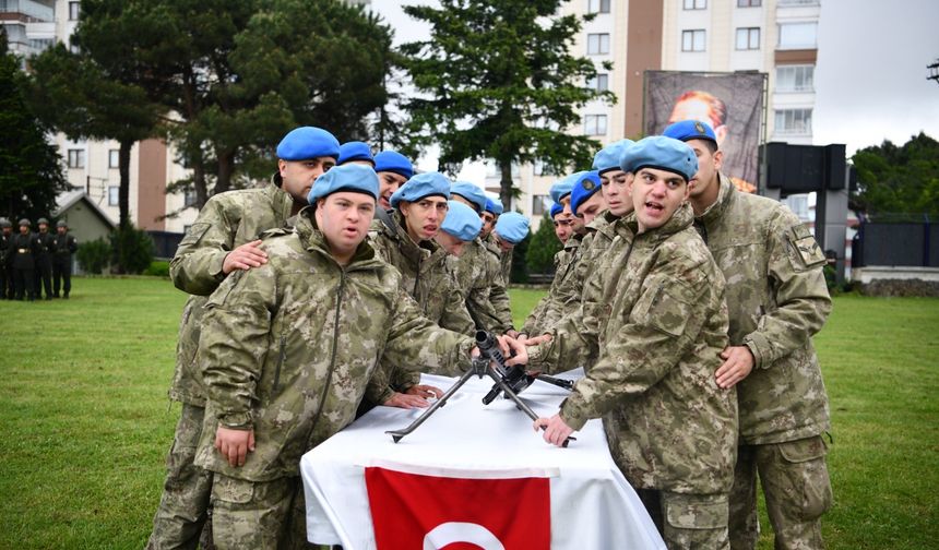 Engelliler Haftası’nda Anlamlı Tören: Özel Gereksinimli Bireyler Asker Oldu