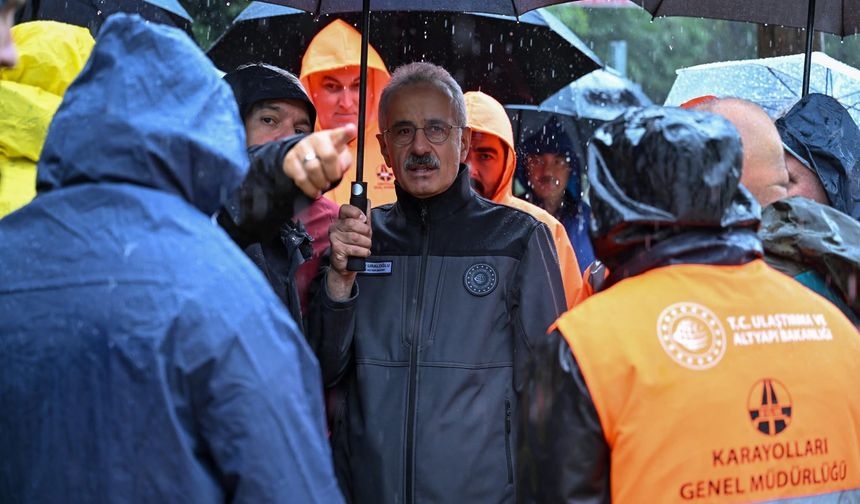 Bakanlar Uraloğlu ile Bak Rize'de incelemede bulundu