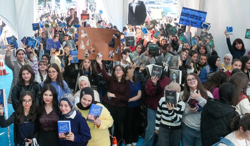 TRABZON KİTAP GÜNLERİ’NDE CUMARTESİ İZDİHAMI