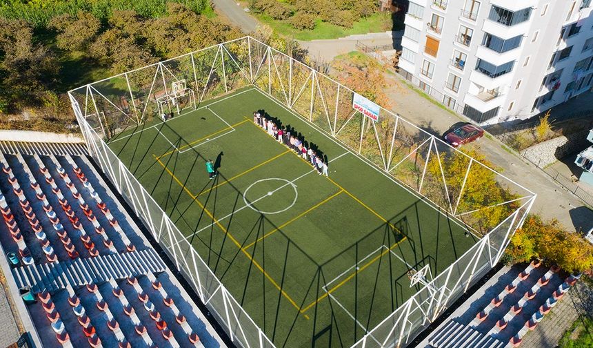 AKÇAABAT BELEDİYESİ'NDEN OKULLARA KAPSAMLI SPOR YATIRIMI