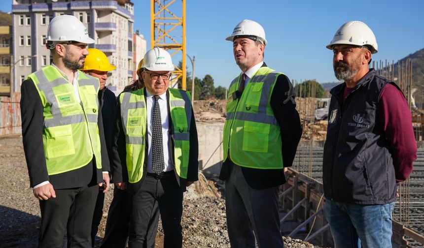 ÇAĞLAYAN KENTSEL DÖNÜŞÜM PROJESİ HIZLA İLERLİYOR BAŞKAN KAYA: “ÇAĞLAYAN’DAKİ TAAHHÜTLERİMİZİ SÜRESİNDE YERİNE GETİRECEĞİ