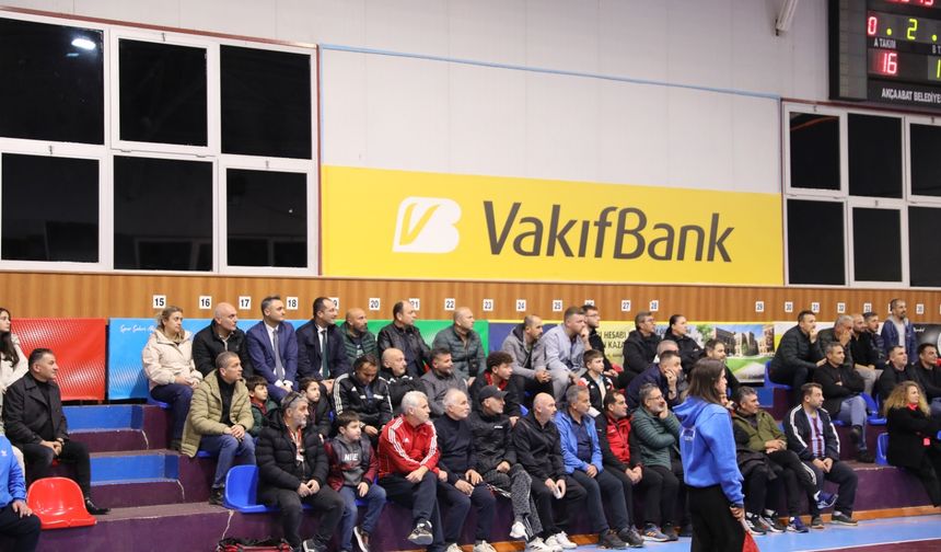 24 KASIM ÖĞRETMENLER GÜNÜ FUTBOL TURNUVASI SONA ERDİ