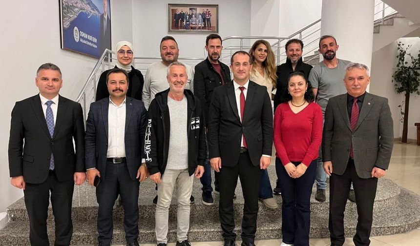 AKÇAABAT BELEDİYE TİYATROSU YENİ SEZON İÇİN PERDE AÇIYOR