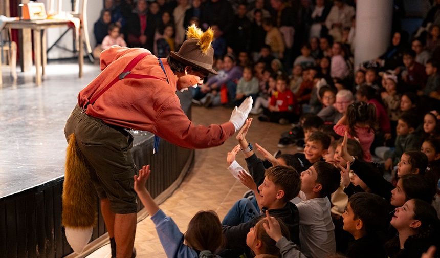 AKÇAABAT BELEDİYESİ’NDEN MİNİKLERE TİYATRO ŞÖLENİ