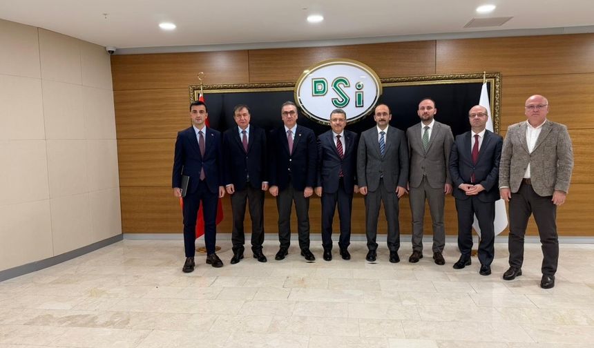 Sürmene Belediye Başkanı Büyükşehir Belediye Başkanı ile Başkent'te çıkarma yaptı