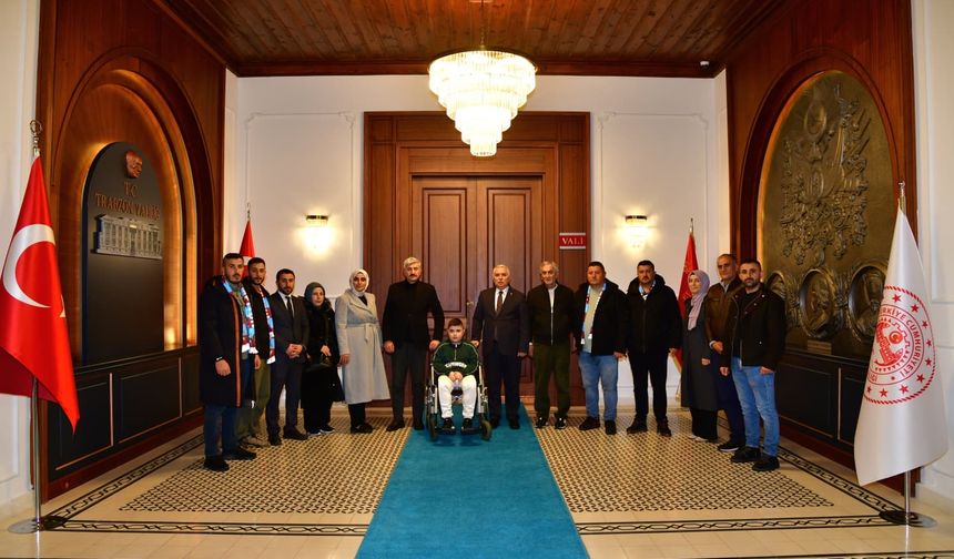 Vali Aziz Yıldırım, DMD Hastası Harun Yakupoğlu ve Ailesini Misafir Etti