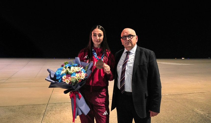 Avrupa Üçüncüsü Trabzonsporlu Sporcu Dilara Sak Trabzon’da