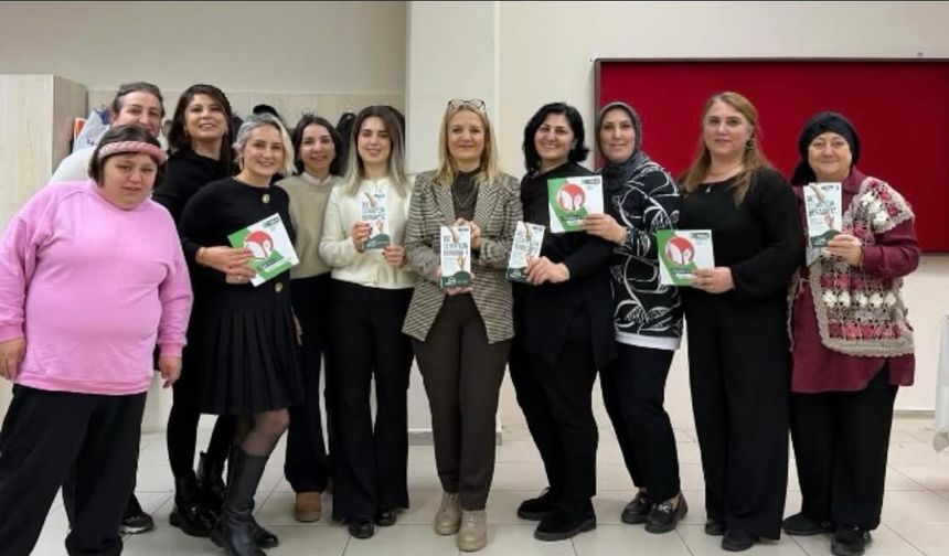 Trabzon Büyükşehir Belediyesi Ayasofya El Sanatları Merkezinde bulunan Halk Eğitim kursiyerlerine Bağımlılık Eğitimi