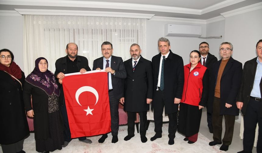 BAŞKAN GENÇ'TEN ARSİN’E HEM HİZMET HEM GÖNÜL ZİYARETİ