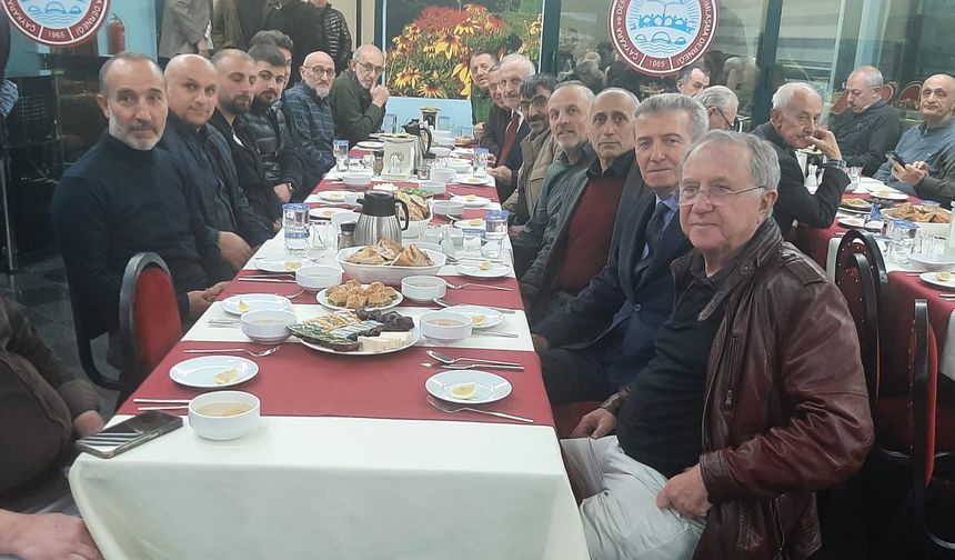 İSTANBUL 'DAKİ ÇAYKARA DERNEKPAZARI KÜLTÜR VE YARDIMLAŞMA DERNEĞİ İFTAR VERDİ