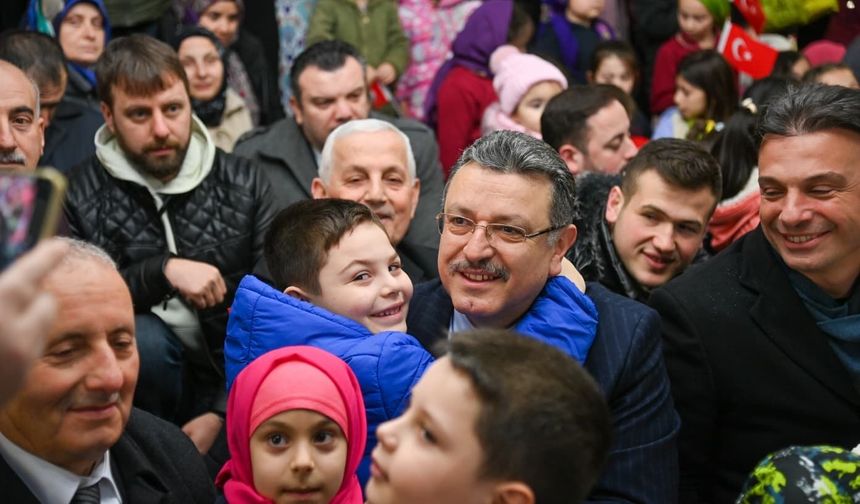 BAŞKAN GENÇ VE ÇOCUKLAR ŞEHİT EREN BÜLBÜL’Ü UNUTMADI