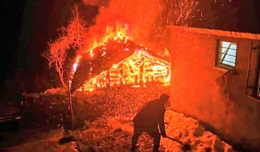 Şalpazarı’nda Geceyarısı Çıkan Yangın Korkuttu