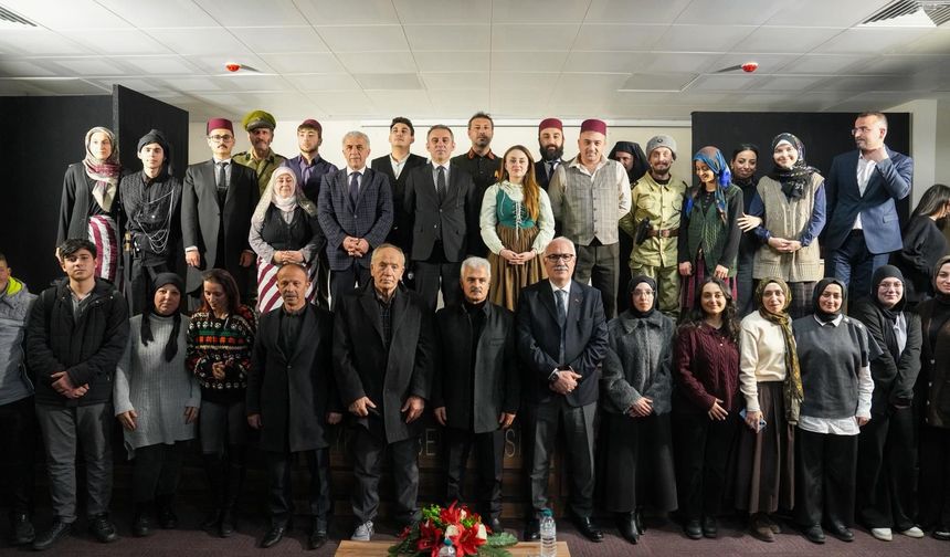 BÜYÜKŞEHİR TİYATROSU İLÇELERDE BÜYÜK İLGİ GÖRDÜ