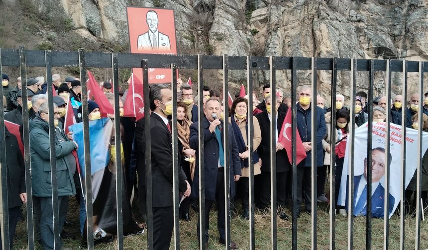 CHP MAÇKA’DAN MURAT ÇALIK İÇİN “SARI MASKE” EYLEMİ