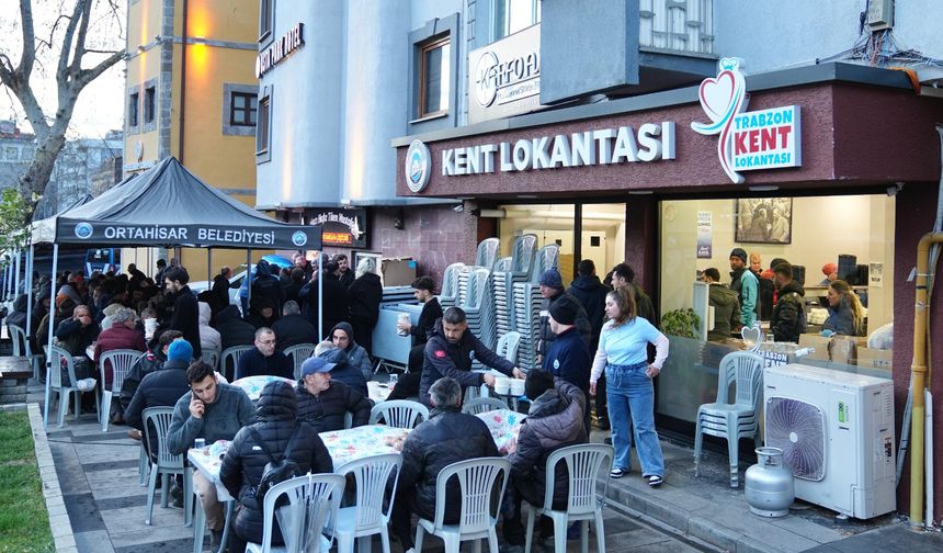 İLK İFTAR HEYECANI, ORTAHİSAR’IN İFTAR SOFRALARINDA YAŞANDI