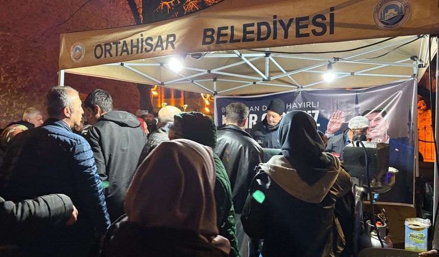 ORTAHİSAR BELEDİYESİ, İKRAM GELENEĞİNİ KADİR GECESİ’NDE DE SÜRDÜRDÜ