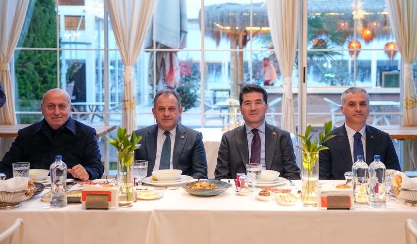 BAŞKAN KAYA, CHP TRABZON ÖRGÜTÜNÜ İFTARDA AĞIRLADI