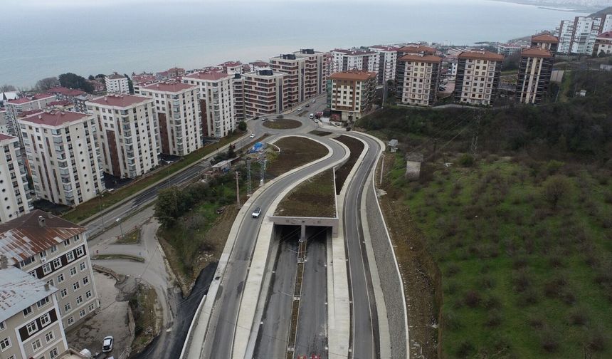 PULATHANE BULVARI’NDA YILDIZLI KAVŞAĞI ÇALIŞMALARI HIZ KESMEDEN DEVAM EDİYOR